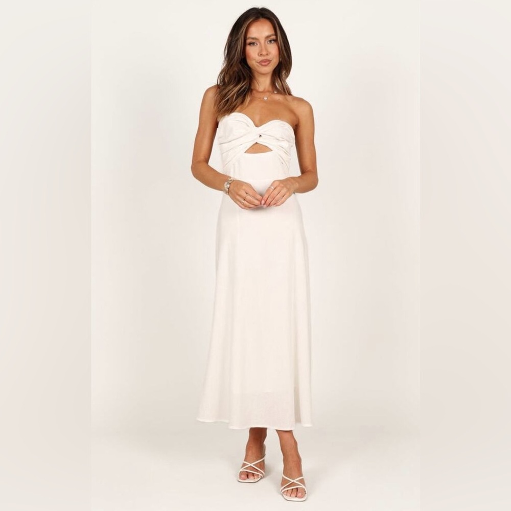 Petal & Pup NWOT Strapless White Rosetta Dress Sz 4 Flowy Cut Out Smocked Formal
